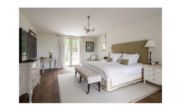 villa in Mougins : Rent wonderful 5 bedroom villa walking distance to Mougins Village - Photo 7