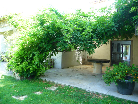 villa in Mougins : Rent this lovely Bastide in Mougins with 6 bedrooms and a tennis court. - Photo 5