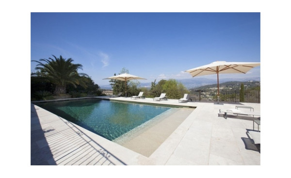 villa in Mougins : Rent wonderful 5 bedroom villa walking distance to Mougins Village - Photo 15