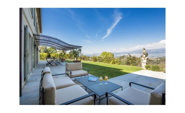 villa in Mougins : Rent wonderful 5 bedroom villa walking distance to Mougins Village - Photo 14
