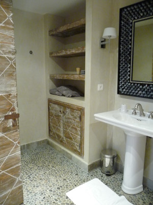 villa in Mougins : Rent this lovely Bastide in Mougins with 6 bedrooms and a tennis court. - Photo 36