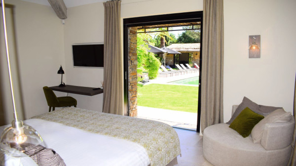 villa in St Tropez : Rent this beautiful newly renovated 7-bedrooms villa located in St Tropez - Photo 23