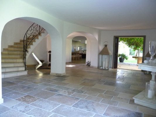 villa in Mougins : Rent this lovely Bastide in Mougins with 6 bedrooms and a tennis court. - Photo 17