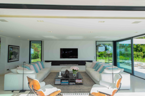 villa in St Tropez : Rent wonderful contemporary villa with sea view in Ramatuelle - Photo 3