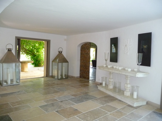 villa in Mougins : Rent this lovely Bastide in Mougins with 6 bedrooms and a tennis court. - Photo 18