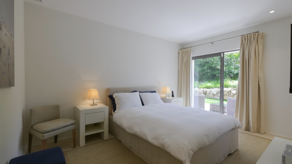villa in St Tropez : Rent this contemporary villa located just a few minutes from the famous beach 'les Salins' which can accommodate up to 10 guests. - Photo 15