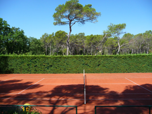 villa in Mougins : Rent this lovely Bastide in Mougins with 6 bedrooms and a tennis court. - Photo 16