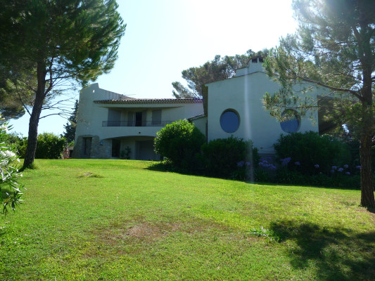 villa in Mougins : Rent this lovely Bastide in Mougins with 6 bedrooms and a tennis court. - Photo 38