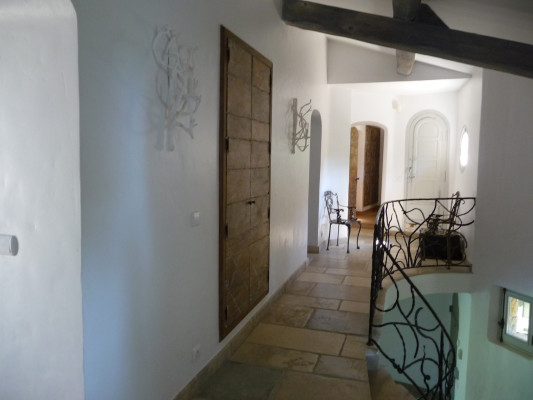 villa in Mougins : Rent this lovely Bastide in Mougins with 6 bedrooms and a tennis court. - Photo 27