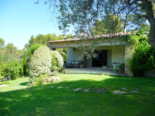 villa in Mougins : Rent this lovely Bastide in Mougins with 6 bedrooms and a tennis court. - Photo 1
