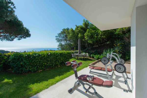 villa in St Tropez : Rent wonderful contemporary villa with sea view in Ramatuelle - Photo 17
