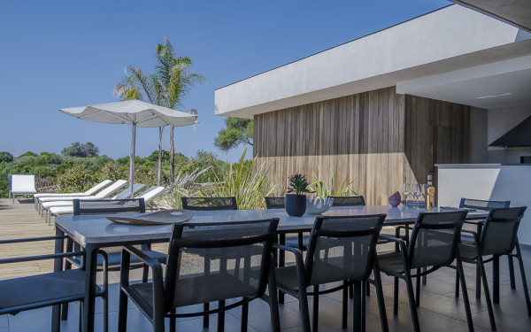 villa in  : Rent this contemporary villa with direct access to the beach, pétanque court, helipad. - Photo 0