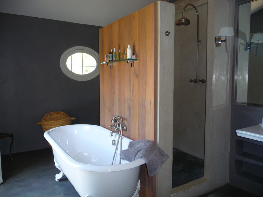villa in Mougins : Rent this lovely Bastide in Mougins with 6 bedrooms and a tennis court. - Photo 29