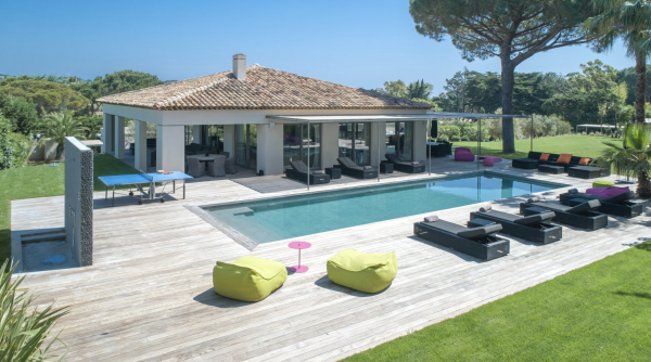 villa in St Tropez : Rent this contemporary villa located just a few minutes from the famous beach 'les Salins' which can accommodate up to 10 guests. - Photo 0