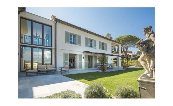 villa in Mougins : Rent wonderful 5 bedroom villa walking distance to Mougins Village - Photo 0