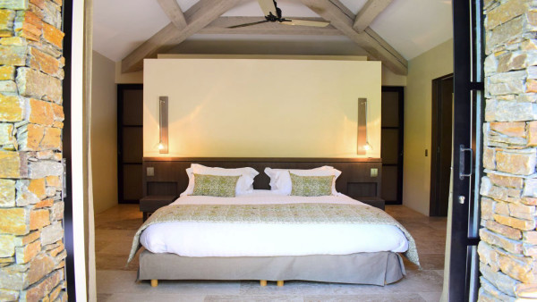 villa in St Tropez : Rent this beautiful newly renovated 7-bedrooms villa located in St Tropez - Photo 22