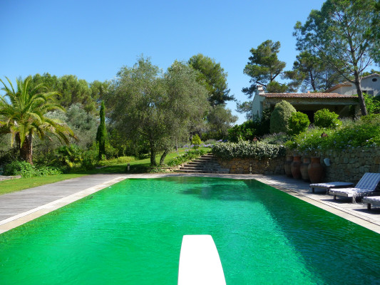 villa in Mougins : Rent this lovely Bastide in Mougins with 6 bedrooms and a tennis court. - Photo 13