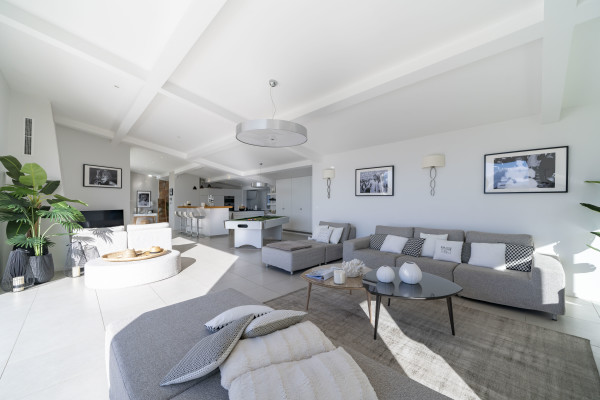 villa in Cannes : Rent this 6 bedroom villa with a gorgeous sea view. - Photo 4