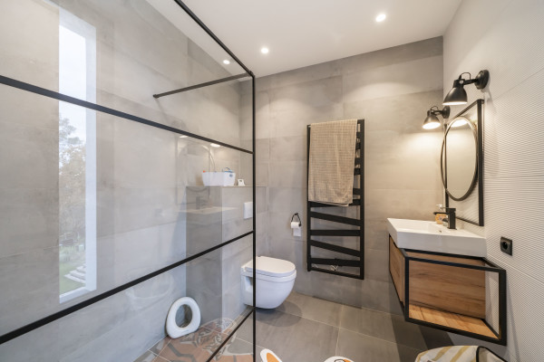 villa in Mougins : Rent this brand new villa located up to the hill in Mouans Sartoux with 5 bedrooms. - Photo 15