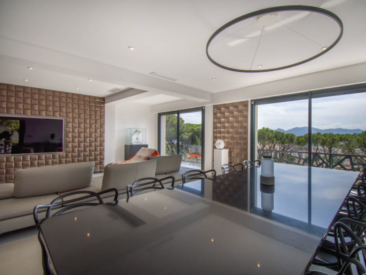 villa in Cannes : Rent this brand new renovated villa up to the hill in La Croix des Gardes - Photo 3