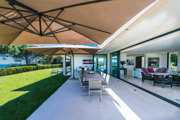villa in St Tropez : Rent wonderful contemporary villa with sea view in Ramatuelle - Photo 6