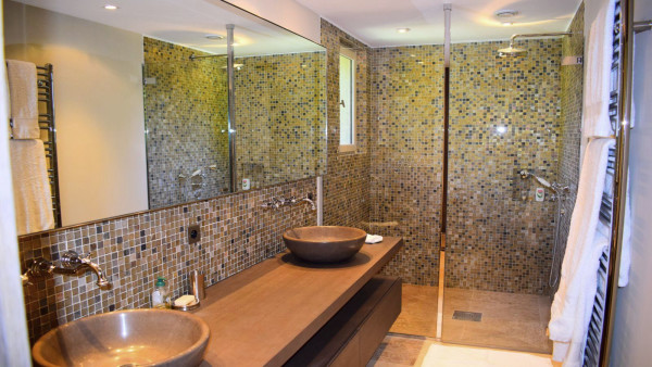 villa in St Tropez : Rent this beautiful newly renovated 7-bedrooms villa located in St Tropez - Photo 21