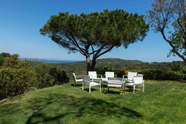 villa in St Tropez : Rent wonderful contemporary villa with sea view in Ramatuelle - Photo 22
