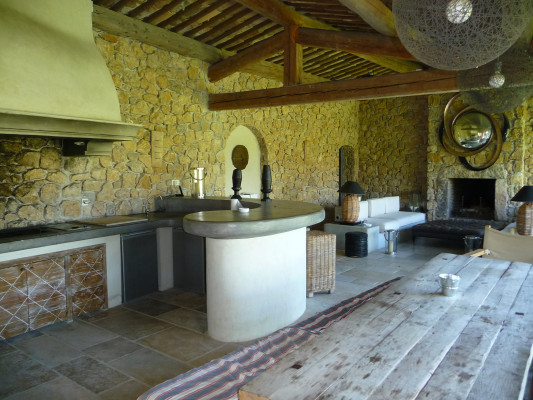 villa in Mougins : Rent this lovely Bastide in Mougins with 6 bedrooms and a tennis court. - Photo 4