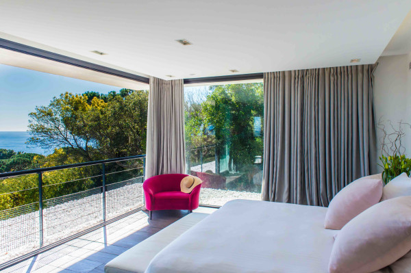 villa in St Tropez : Rent wonderful contemporary villa with sea view in Ramatuelle - Photo 12