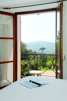 villa in St Tropez : Rent this beautiful newly renovated 7-bedrooms villa located in St Tropez - Photo 7