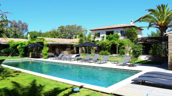 villa in St Tropez : Rent this beautiful newly renovated 7-bedrooms villa located in St Tropez - Photo 0