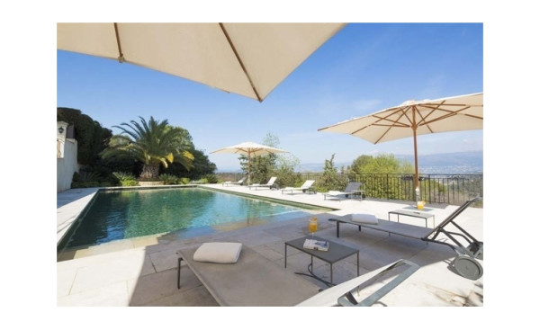 villa in Mougins : Rent wonderful 5 bedroom villa walking distance to Mougins Village - Photo 16