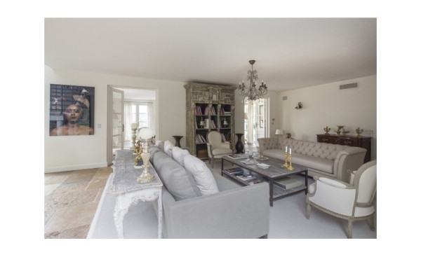 villa in Mougins : Rent wonderful 5 bedroom villa walking distance to Mougins Village - Photo 5