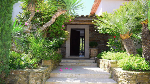 villa in St Tropez : Rent this beautiful newly renovated 7-bedrooms villa located in St Tropez - Photo 11