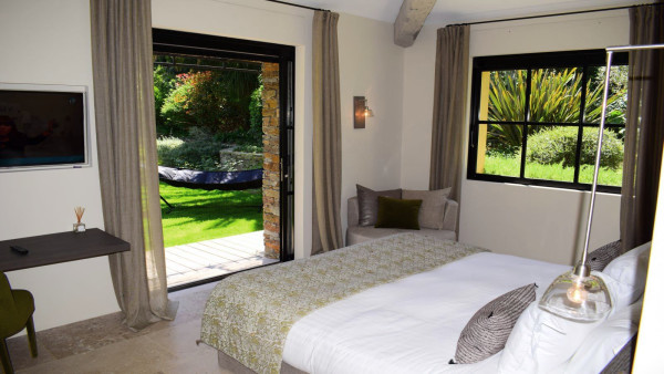 villa in St Tropez : Rent this beautiful newly renovated 7-bedrooms villa located in St Tropez - Photo 24