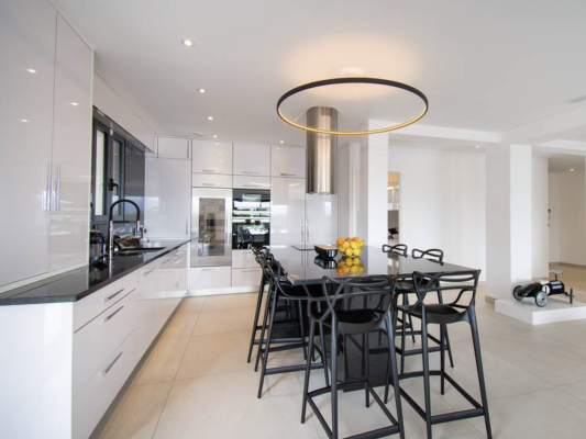 villa in Cannes : Rent this brand new renovated villa up to the hill in La Croix des Gardes - Photo 4