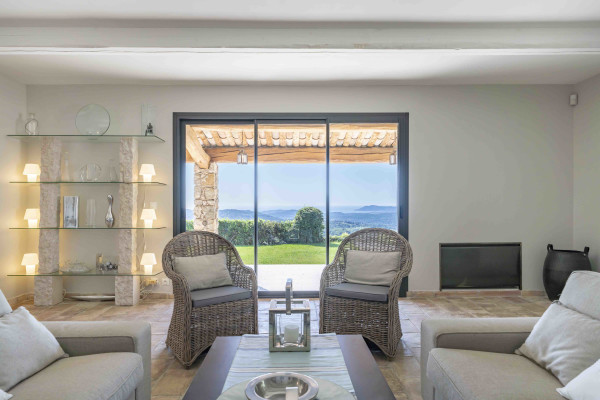 villa in Châteauneuf-Grasse : Rent this wonderful 5 bedroom house with a gorgeous hill and sea view - Photo 13