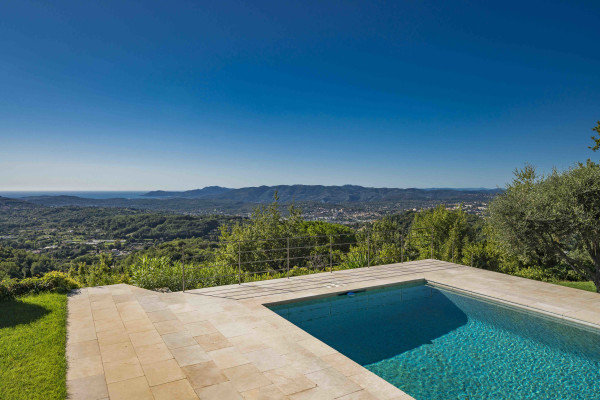 villa in Châteauneuf-Grasse : Rent this wonderful 5 bedroom house with a gorgeous hill and sea view - Photo 46