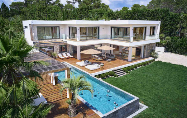 villa in Mougins : Rent stunning newly built 5 bedroom villa in an exclusive area of Mougins with easy access to Cannes - Photo 0