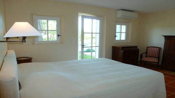 villa in St Tropez : Rent this 7 bedroom villa inside 'Les Parcs de St Tropez' - Photo 24