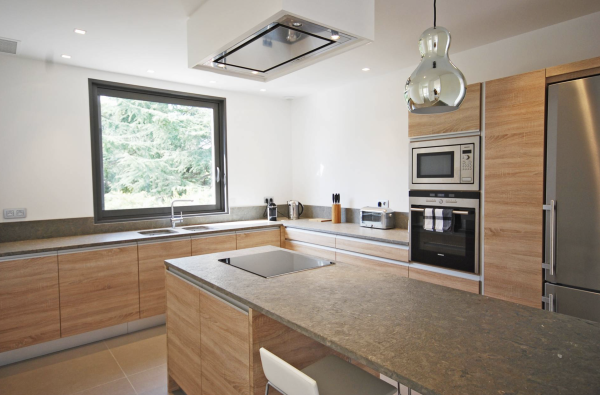 villa in St Tropez : Rent this contemporary villa walking distance to the 'Place des Lices' - Photo 8