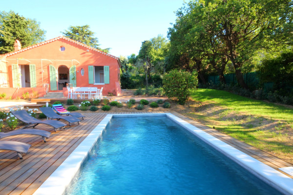 villa in St Tropez : Rent this nice 3 bedroom villa within walking distance in to the centre of St Tropez - Photo 0