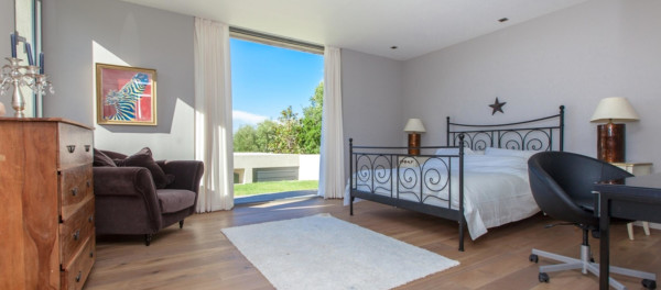 villa in St Tropez : Rent a modern villa in L'Escalet area with 6 bedrooms. - Photo 14