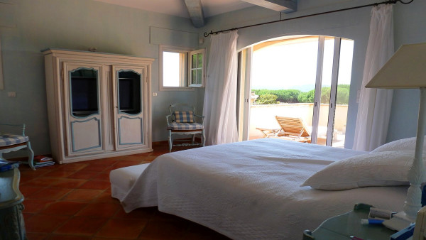 villa in St Tropez : Rent this 7 bedroom villa inside 'Les Parcs de St Tropez' - Photo 15