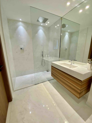 villa in Mougins : Rent stunning newly built 5 bedroom villa in an exclusive area of Mougins with easy access to Cannes - Photo 41
