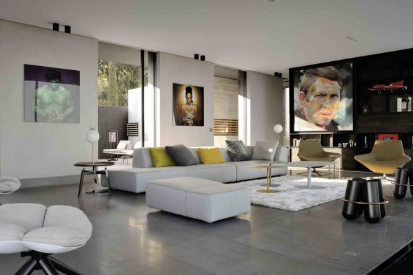 villa in St Tropez : Rent this modern villa located close to the famous Club 55, with a wonderful sea view which can accommodate 12 guests. - Photo 3