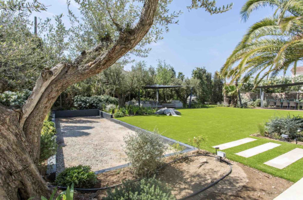 villa in St Tropez : Rent this lovely villa located within walking distance to the village in a secured domain. - Photo 1