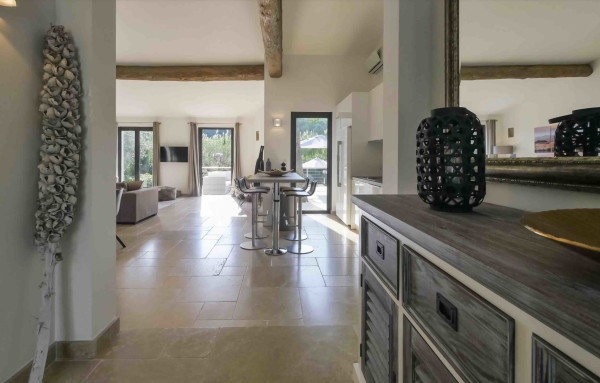 villa in St Tropez : Rent this charming villa with 4 bedrooms within walking distance to Tahiti Beach - Photo 6