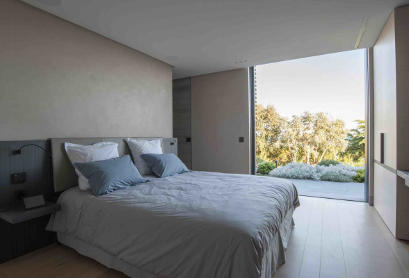 villa in St Tropez : Rent this modern villa located close to the famous Club 55, with a wonderful sea view which can accommodate 12 guests. - Photo 22