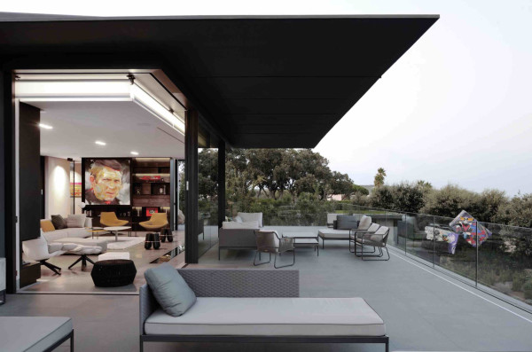 villa in St Tropez : Rent this modern villa located close to the famous Club 55, with a wonderful sea view which can accommodate 12 guests. - Photo 10